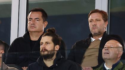 Έκλεισε στη Χαλ ο Μαρτίνς - Φωτογραφήθηκε στο γήπεδο με τον Ατζούν!