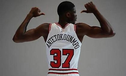 Επίδειξη δύναμης από Νικς και Τζαζ - Ντεμπούτο για Κώστα Αντετοκούνμπο και επιστροφή Γουίλιαμσον