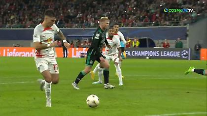 Έκρυψε την μπάλα η Λειψία, δοκάρι ο Σόμποσλαϊ