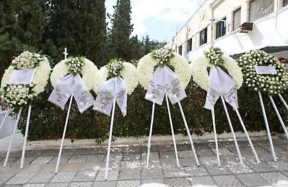 Αυτή την ώρα το τελευταίο «αντίο» στον Σταμάτη Κόκοτα