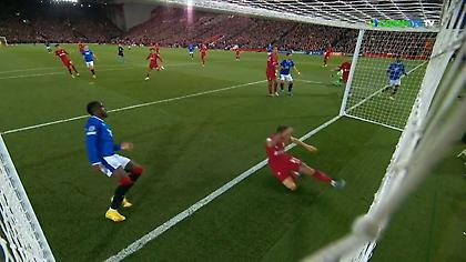 Η απίστευτη προβολή του Τσιμίκα πριν περάσει η μπάλα τη γραμμή