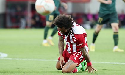 «Αλλιώς ονειρευόμαστε τον Ολυμπιακό» και «βγάλτε τις φανέλες και φύγετε από εδώ» στο Καραϊσκάκη!