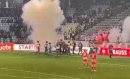 Διακοπή μετά από ρίψη αντικειμένων στο Μάλμε-Ουνιόν Βερολίνου!