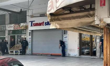Θεσσαλονίκη: Η «γκάφα» των επίδοξων ληστών που τους εγκλώβισε στο κατάστημα κινητής τηλεφωνίας