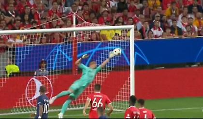 Οι απίθανες επεμβάσεις του MVP Βλαχοδήμου απέναντι στην... παρέα του Μέσι!