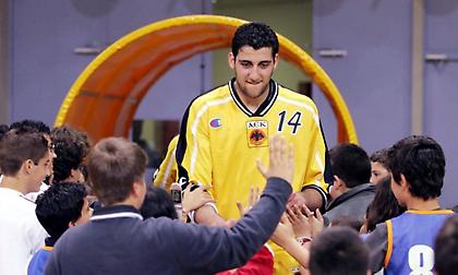 Τιμά Μπουρούση στο ματς με Καρδίτσα η ΑΕΚ