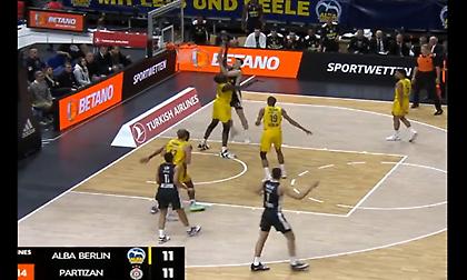 Τρομερή τάπα του Κουμάτζι χωρίς να σηκωθεί από το έδαφος!