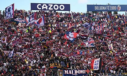 Παραλίγο ξύλο στην Μπολόνια με οπαδούς, προπονητή και παίκτες