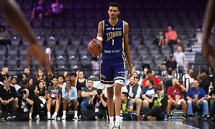 Νέα «όργια» Γουεμπανιάμα: Τον αποθέωσε ο Γιάννης Αντετοκούνμπο