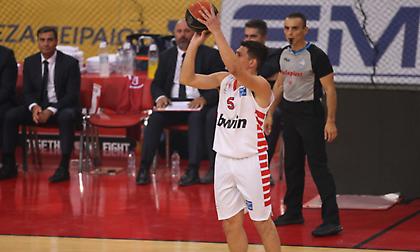 Λαρεντζάκης: «Ήμουν τυχερός που μπήκαν τα σουτ και πανηγυρίσαμε μια μεγάλη νίκη»