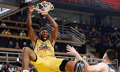 Κάρφωσε δύο φορές με μανία στην μπασκέτα της Καρδίτσας ο Μίτσελ!