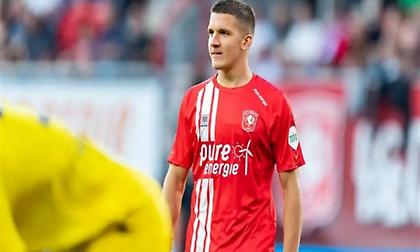 Τραυματίστηκε στο γόνατο ο Τζόλης και έγινε αναγκαστική αλλαγή