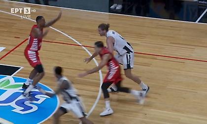 Η εκπληκτική πάσα του Μπόγρη κάτω από τα πόδια του Μπολομπόι