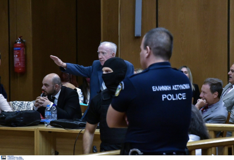 Πλεύρης για ναζιστικό χαιρετισμό του πατέρα του: Αποκτήνωση