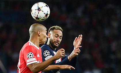 8ος όμιλος: Χέρι-χέρι προς τους «16» Παρί και Μπενφίκα