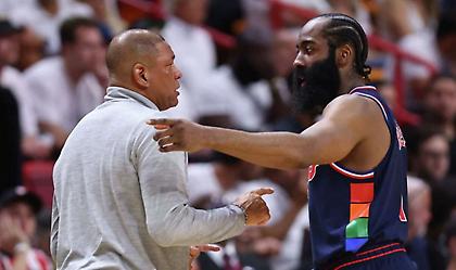 Ντοκ Ρίβερς για Χάρντεν: «Να γίνει ένας επιθετικά πληρέστερος Μάτζικ Τζόνσον»