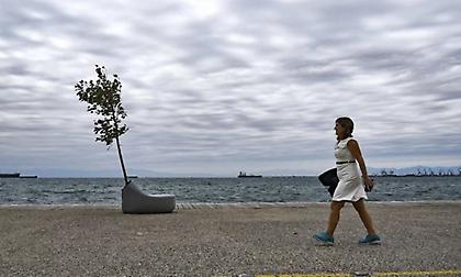 Καιρός: Λίγες νεφώσεις και μικρή αύξηση της θερμοκρασίας