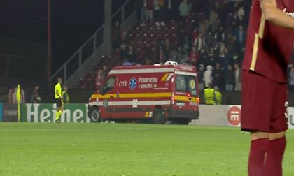 Κλουζ-Σλάβια Πράγας: Οπαδός υπέστη ανακοπή καρδιάς, προσωρινή διακοπή στο ματς