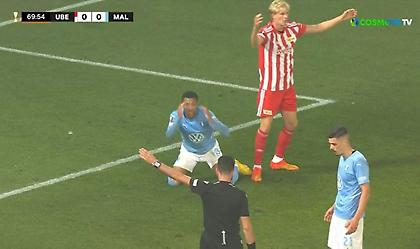 Μπέρδεψε τις ομάδες ο διαιτητής στο Ουνιόν-Μάλμε: Έδωσε πέναλτι αντί για επιθετικό!