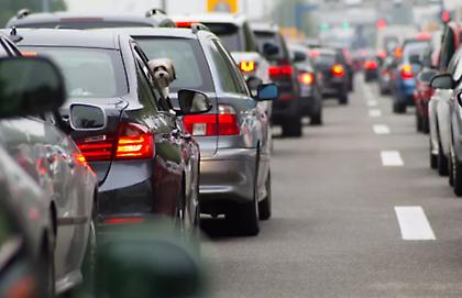 Κυκλοφοριακό: Σε ποια σημεία ταλαιπωρούνται οι οδηγοί αυτήν την ώρα