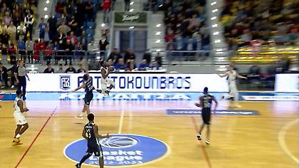 Το απίστευτο buzzer-beater του Μπέιτμον από το κέντρο που χάρισε την ιστορική νίκη στην Καρδίτσα!