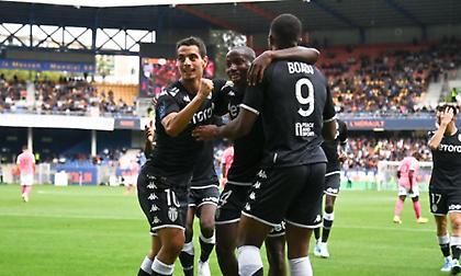 Άντεξε και με 10 παίκτες η Μονακό