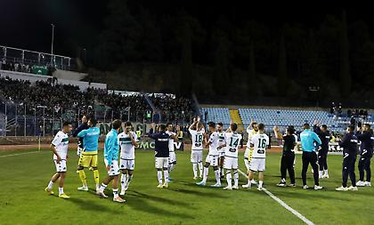 Πώς πανηγύρισαν παίκτες και κόσμος το «διπλό» στη Λαμία