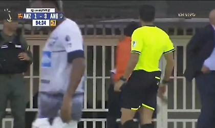 Προπονητής… χίμηξε και γρονθοκόπησε αντίπαλο γιατί έκοψε αντεπίθεση της ομάδας του!