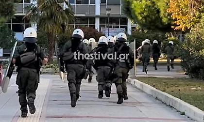 ΑΠΘ: Φοιτητής έπεσε από τον 3ο όροφο της Νομικής
