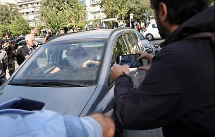 Στη φυλακή η μάνα της 12χρονης - Φρίκη από τα βασανιστήρια του παιδιού στα χέρια του Μίχου