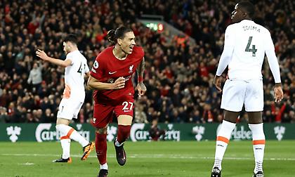 Νίκες... ανόδου για Λίβερπουλ και Νιούκαστλ, «στραβοπάτησε» η Τσέλσι