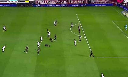 Αδιανόητο πέναλτι στην Αργεντινή: Μπήκε με σόλο στη δική του περιοχή και ανέτρεψε αντίπαλο