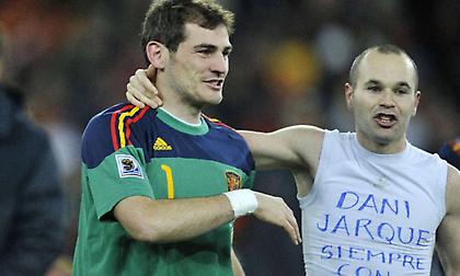 Τηλεοπτικοί σχολιαστές σε αγώνες του Μουντιάλ Κασίγιας και Ινιέστα