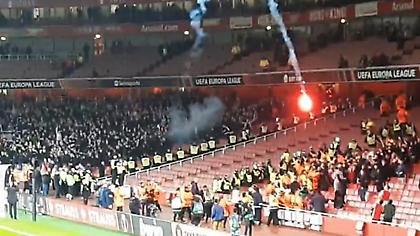 Ένταση στις κερκίδες μετά το Άρσεναλ-Αϊντχόφεν