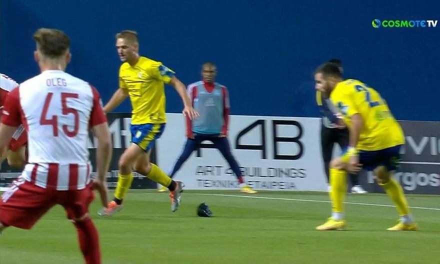 Με ένα παπούτσι ο Χάμες στον αγωνιστικό χώρο