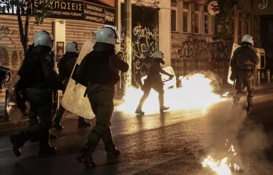 ΛΕΞ: Μολότοφ, χημικά και σύλληψη μετά τη συναυλία