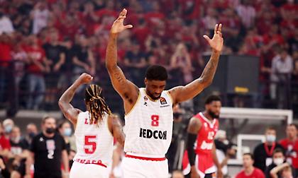 Την Τρίτη στην Ελλάδα για τον Παναθηναϊκό ο Μπέικον