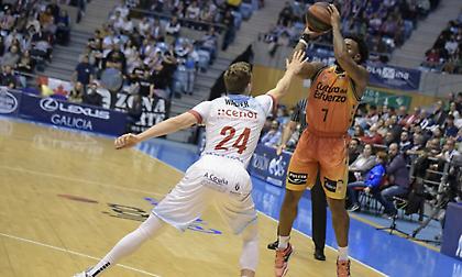 Νίκη-τονωτική ένεση στην παράταση για τη Βαλένθια