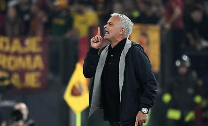 Μουρίνιο: «Συγχαρητήρια στη Νάπολι, κέρδισε χωρίς να το αξίζει»