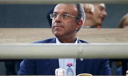 Σταϊκούρας και Χατζηχρήστος στα Λιόσια για το ΑΕΚ - Βόννη