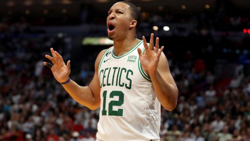 Γκραντ Γουίλιαμς έπεσε πάνω σε διαιτητή