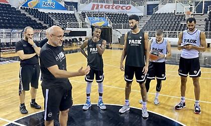 Παρασκευή κρίνεται του Χαντς για Ιωνικό