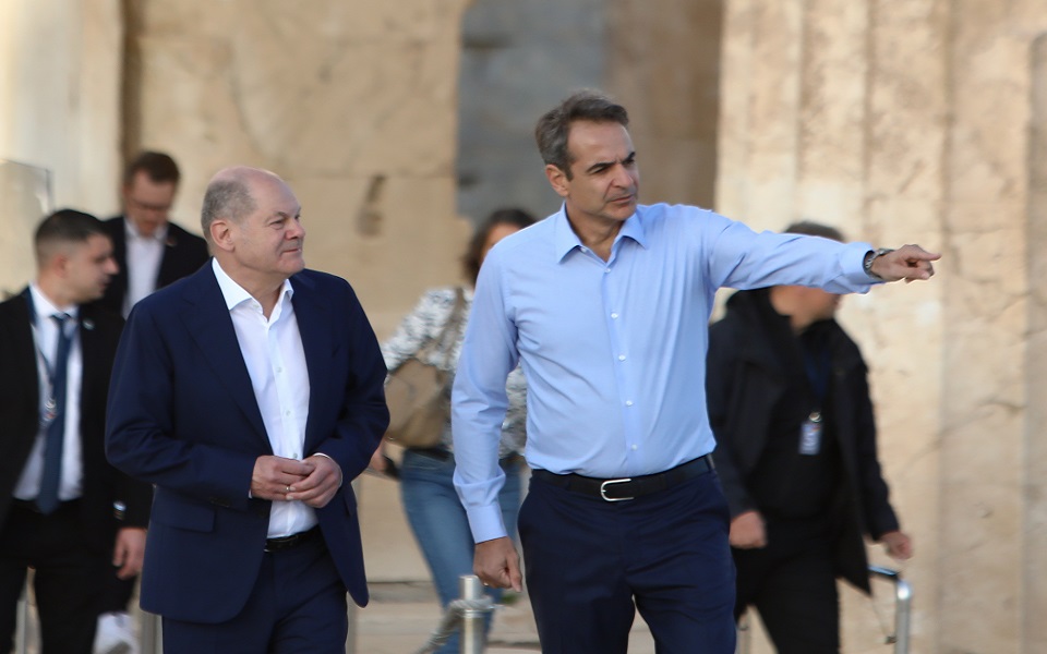 Στην Ακρόπολη ο Όλαφ Σολτς - Τον υποδέχτηκε ο πρωθυπουργός