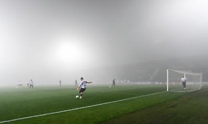 Με καθυστέρηση η σέντρα στο Σλοβάτσκο-Κολωνία ελέω... ομίχλης