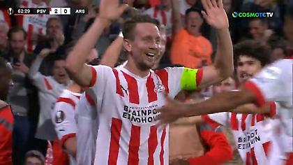 Άστοχη έξοδος του Ράμσντεϊλ και... 2-0 η Αϊντχόφεν