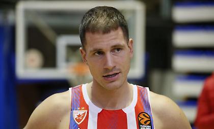 Στην 12άδα του Ερυθρού Αστέρα ο Νέντοβιτς μαζί με τον Μπέντιλ, εκτός ο Άνταμς