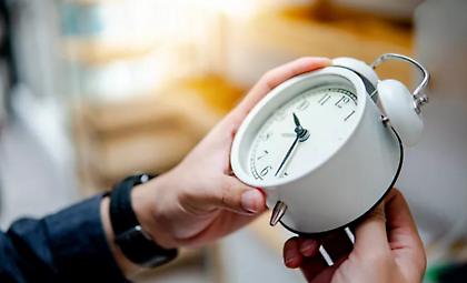 Μην ξεχάσετε την αλλαγή της ώρας: Μία ώρα πίσω ο δείκτης του ρολογιού τα ξημερώματα