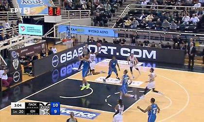 Tρομερό «πόστερ» κάρφωμα του Ρένφρο!