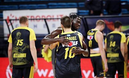 Άρης: Οι πανηγυρισμοί στα αποδυτήρια για τη νίκη επί της ΑΕΚ