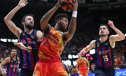 Εύκολη ήττα για τη Βαλένθια από την Μπαρτσελόνα πριν τον Ολυμπιακό